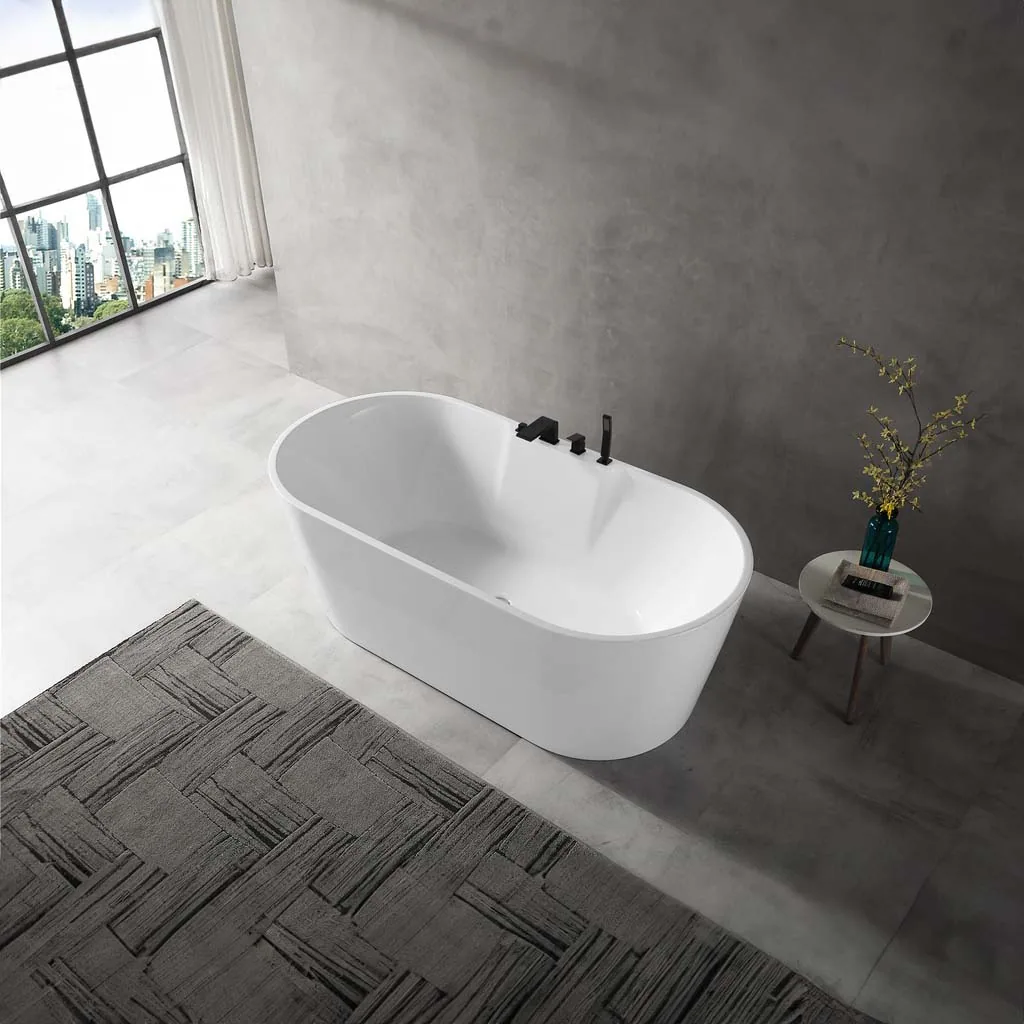 Bella bathtub collection
